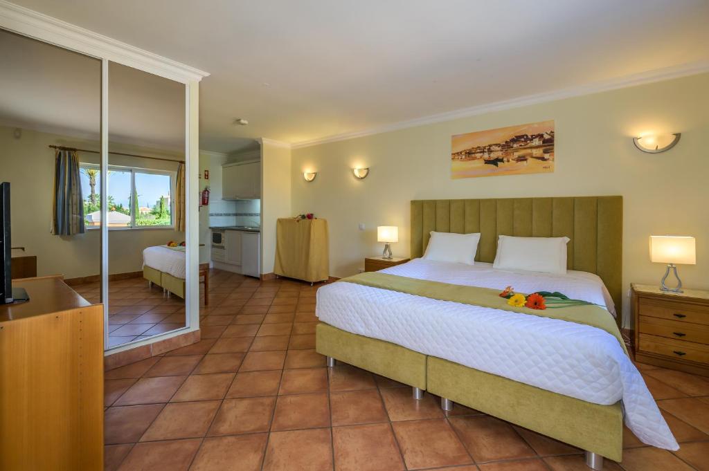 Canavial I & II Apartamentos — Hotel rooms in Lagos, Faro