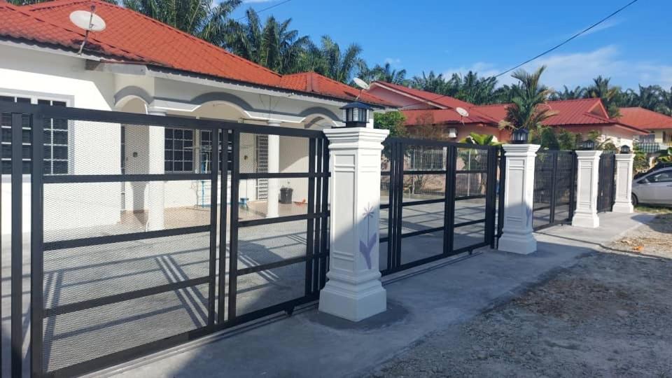 Cempaka Homestay Parit Raja photo