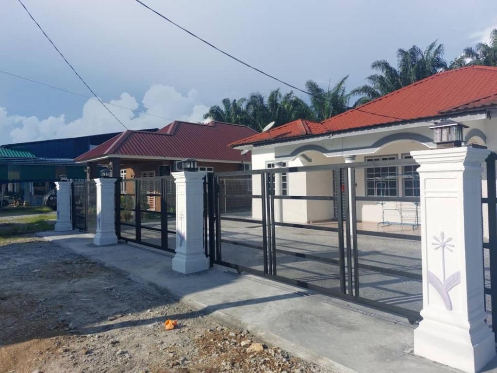 Cempaka Homestay Parit Raja photo