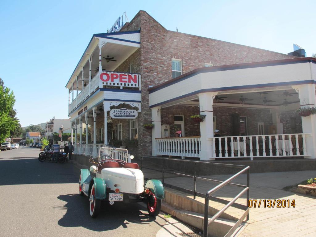 Jamestown Hotel photo
