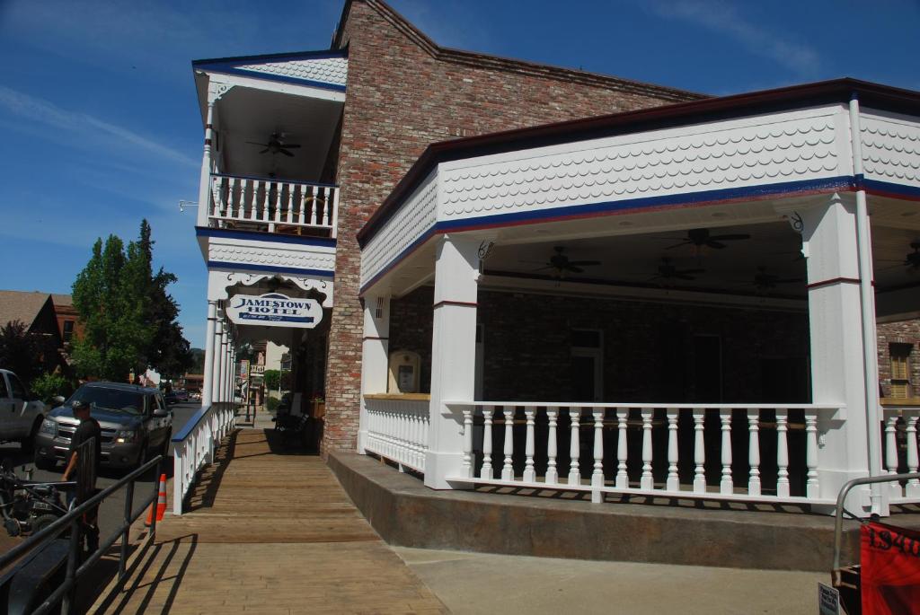 Jamestown Hotel photo