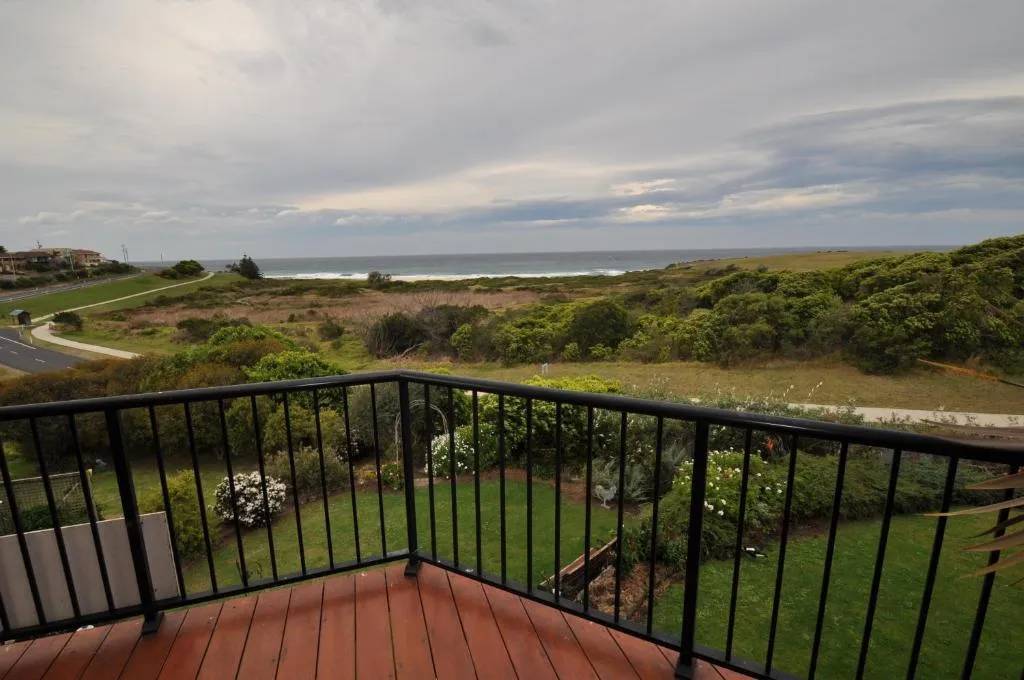Beachfront Apartments, hotel in Narooma