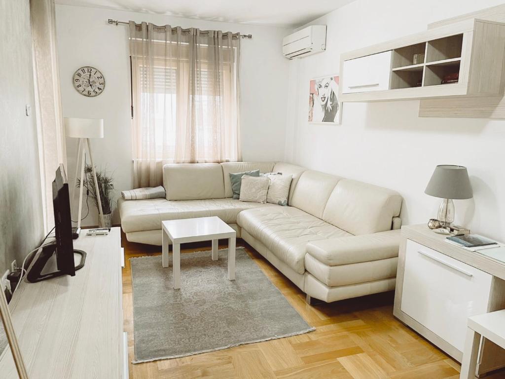 Urban Temple Apartment - 2