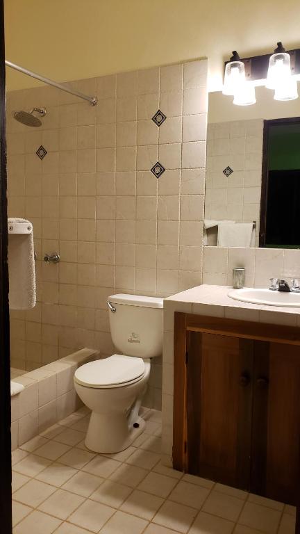Sunrise Club Hotel — Hotel rooms in Negril