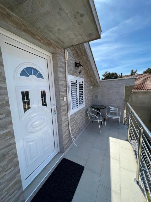 Venice Apartments - 3