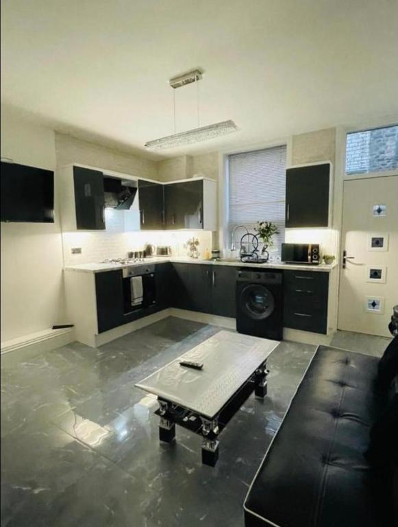 Entire 5 Star Luxury Whalley House Wifi TV Luxury photo