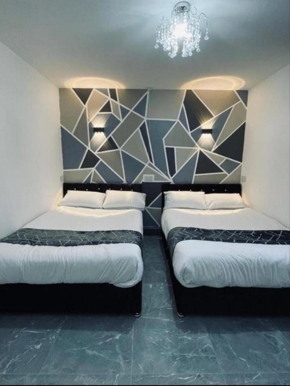 Entire 5 Star Luxury Whalley House Wifi TV Luxury — Hotel in Burnley