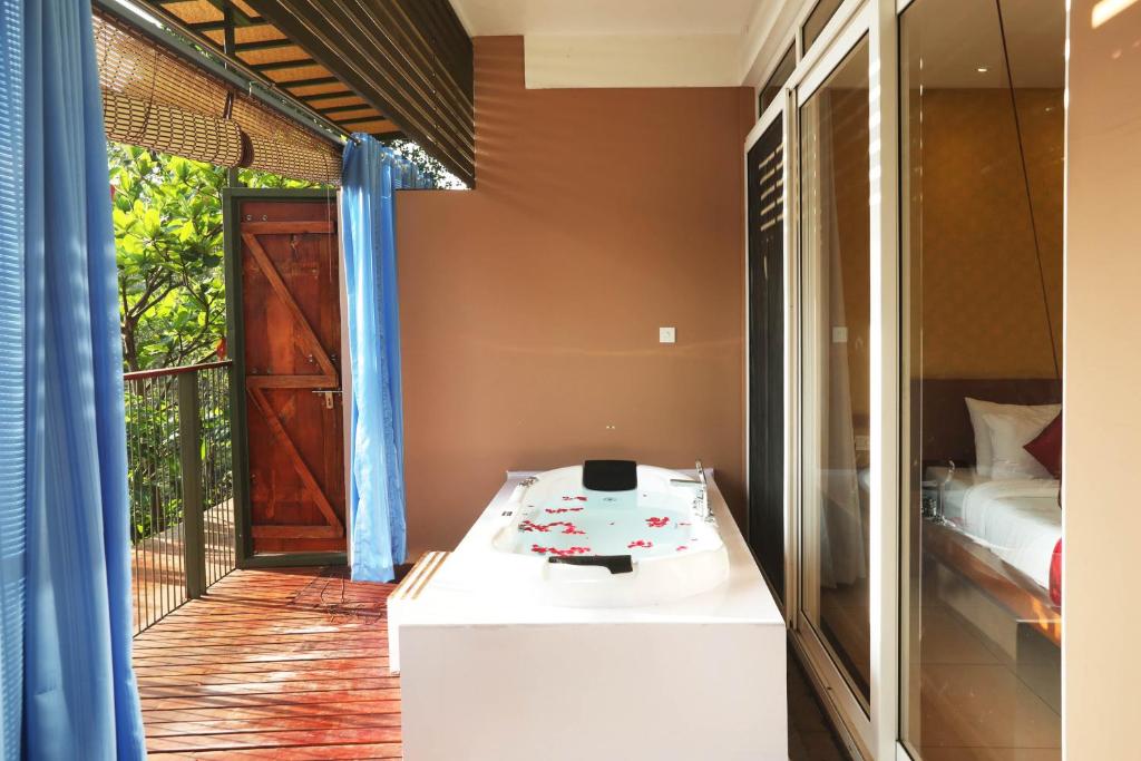 Exterior view, Kuruva Island Resort And Spa in Wayanad