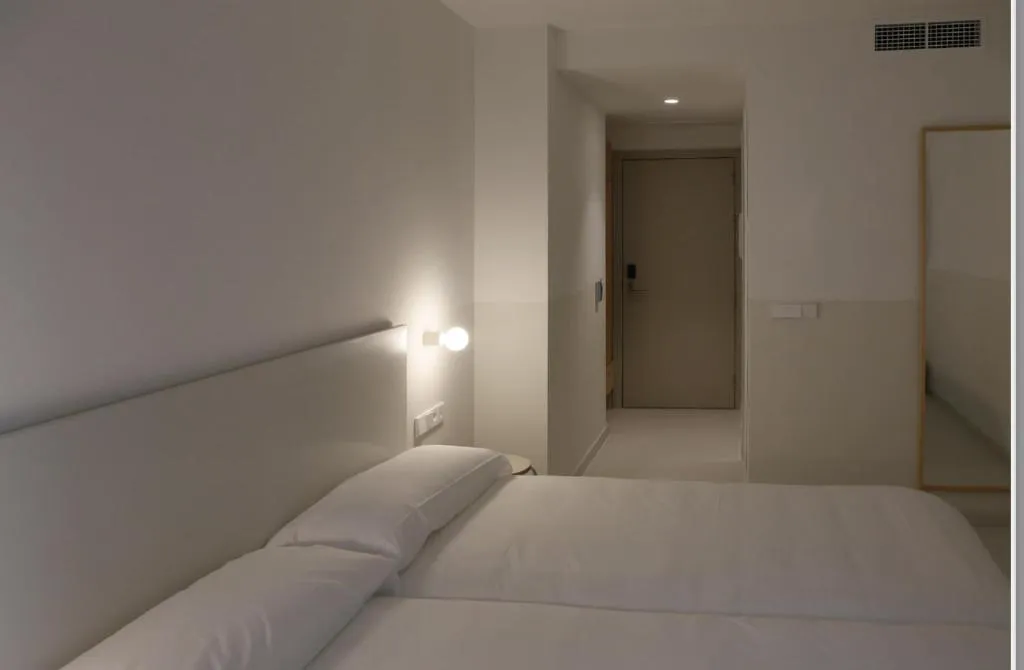 HOTEL LA FONDA B&B，位于塔拉桑纳阿拉贡的酒店