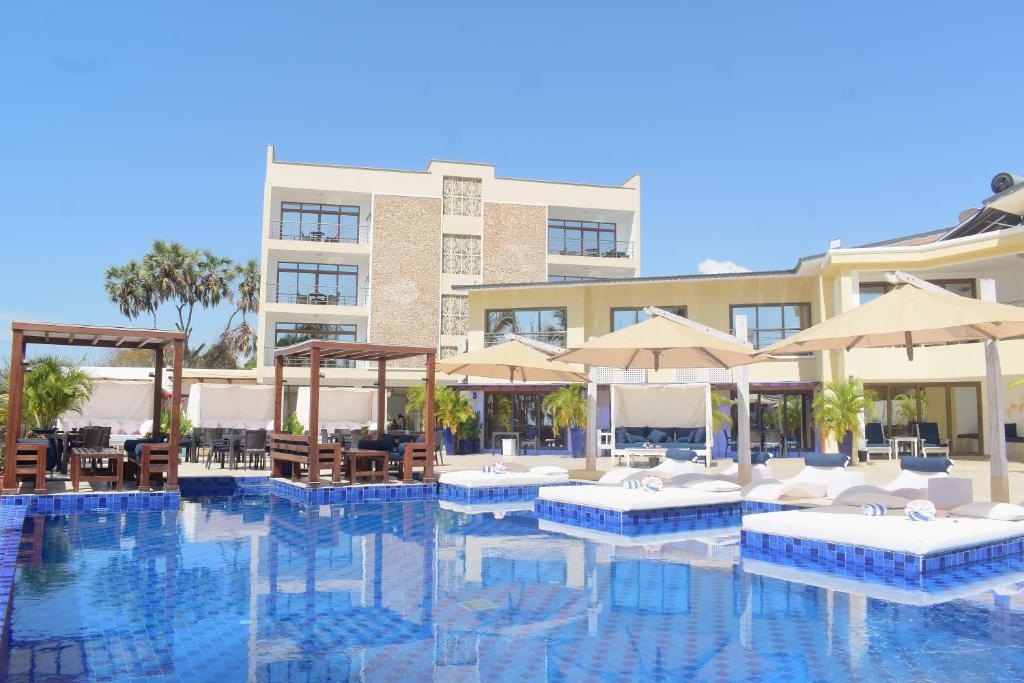 Swimming pool