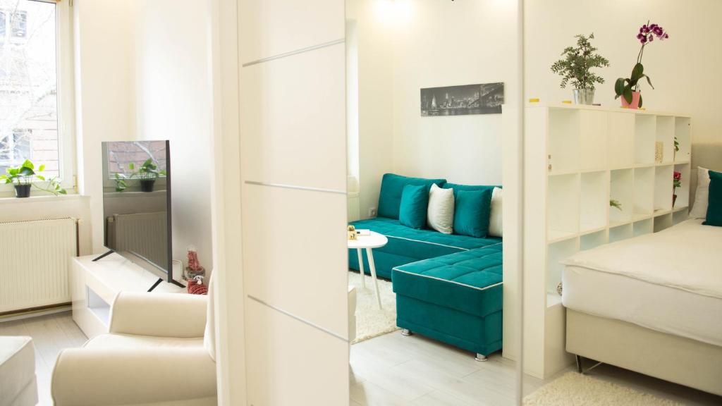 Cute and Sunny Studio - Central Location photo