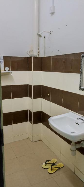 HOMESTAY PULAU LANG MUTIARA ROMPIN photo