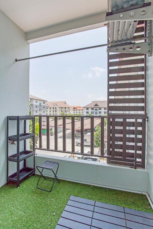 Cozzi by Grand Airport Resort