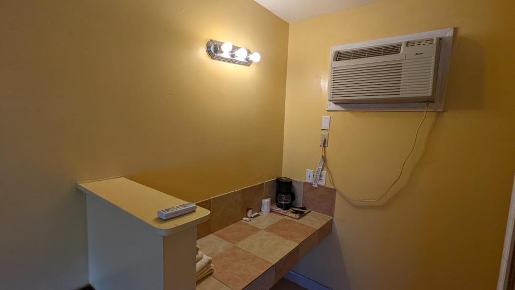 Canadian Inn photo