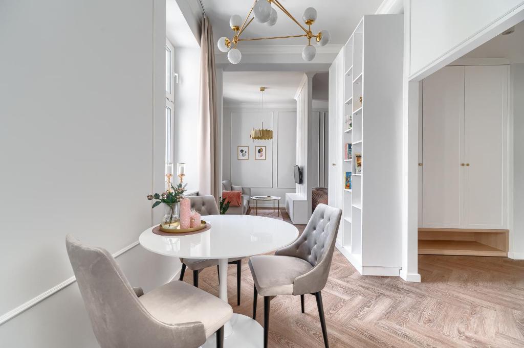 MARGI Aura LUX LARGE and VERY GLAM Studio, Štetín