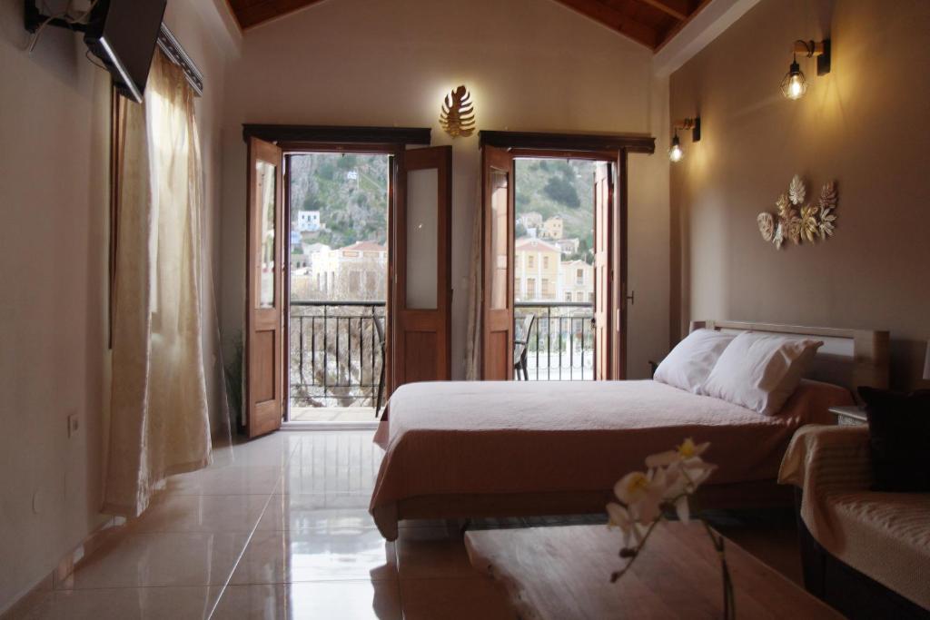 Main square apartment, Symi