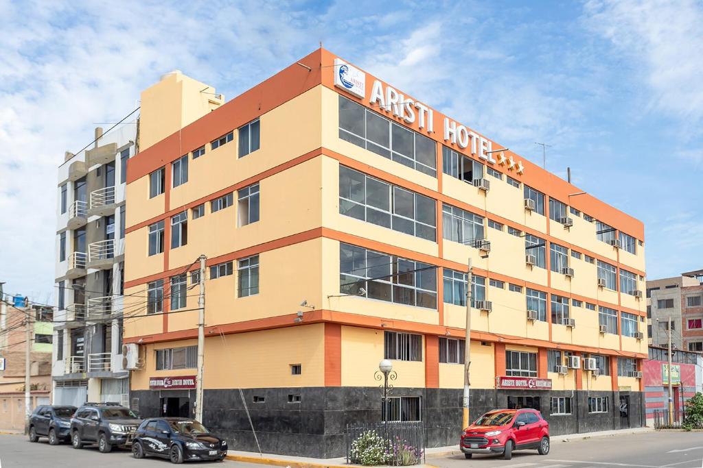 Hotel Aristi — Hotel in Chiclayo