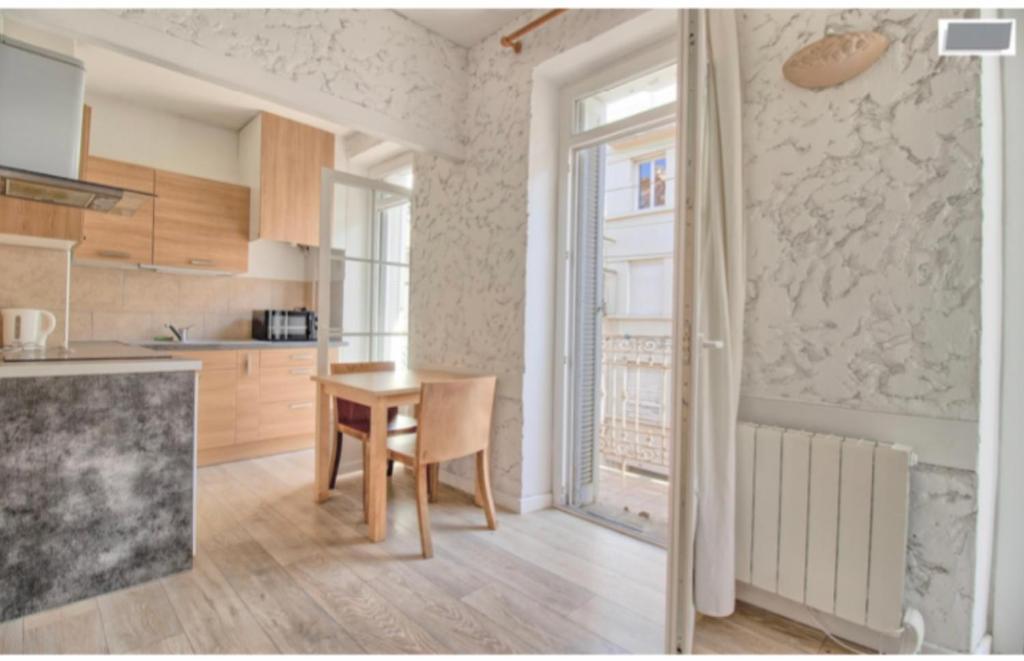 Studio équipé-climatisé avec balcon au Mourillon à 20m de la plage - 1