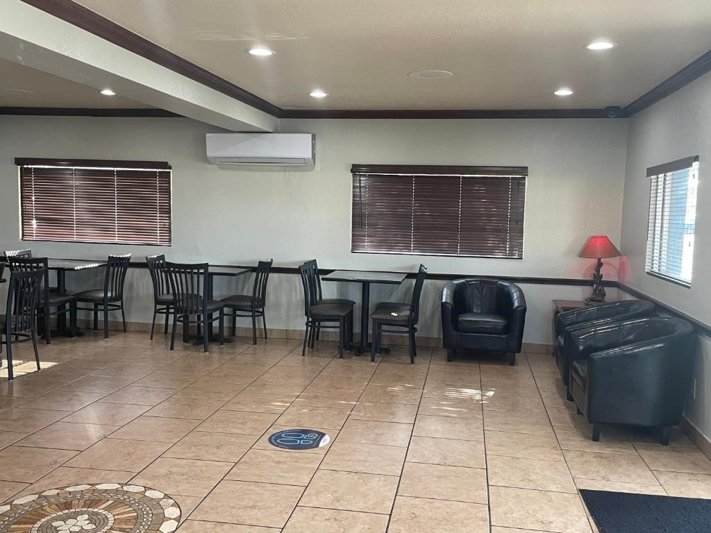 Super 8 By Wyndham Amarillo Central Tx photo