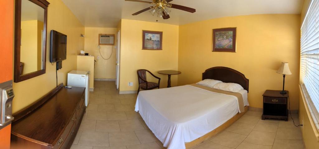Canadian Inn photo