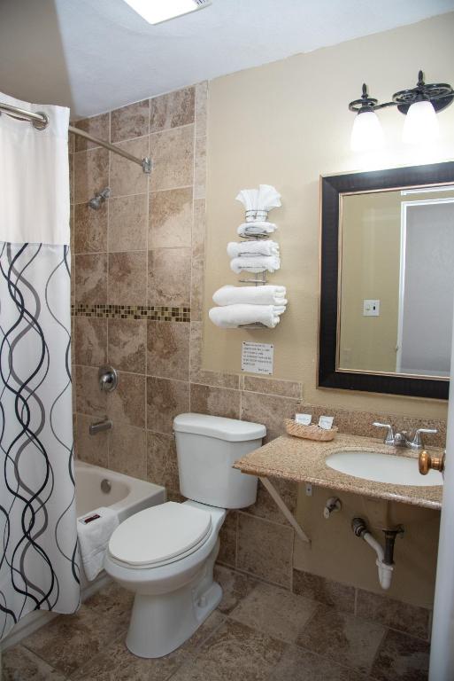 Esquire Inn photo