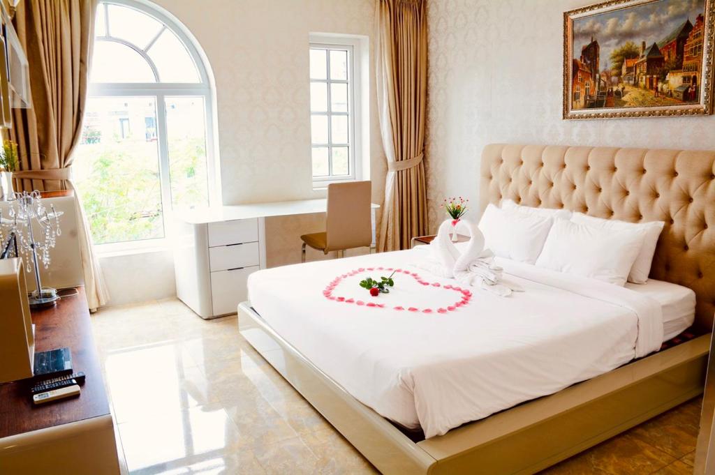 Golden Hotel & Apartment