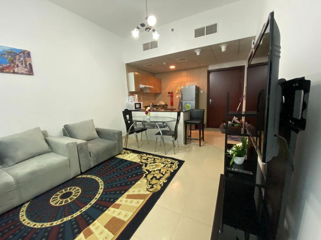 Lovely 1-bedroom Apartment with free Parking on premises