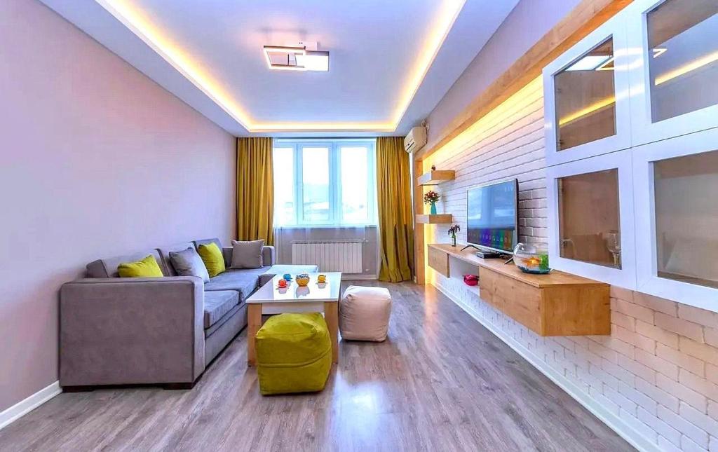 MODERN Fancy Apt in the City CENTER with 2 Bathrooms + 2 Bedrooms +Opera View, Jerevan