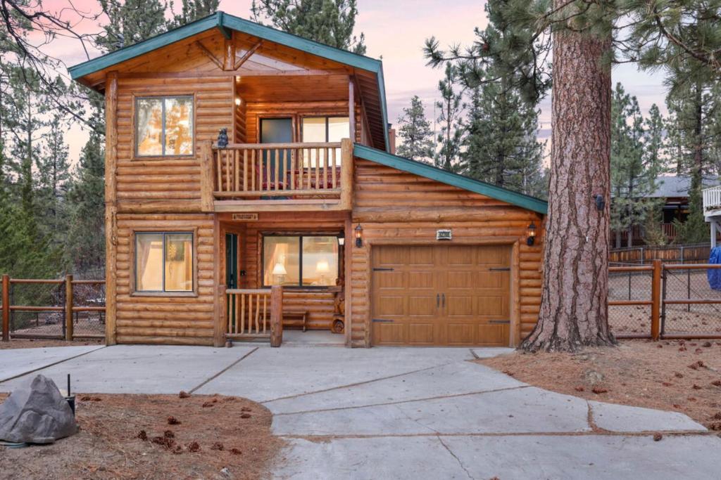 Inn Between Pines-1411 by Big Bear Vacations, Big Bear Lake