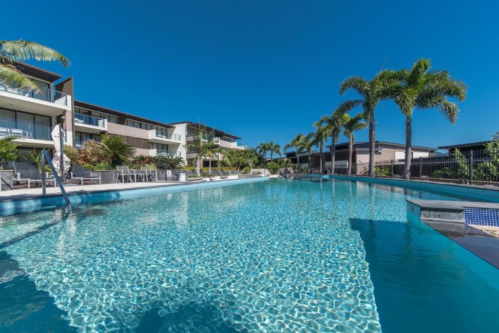 Luxury 5 Star Resort Style Apartment With Private Balcony Spectacular Ocean Views — Hotel in Whitsunday Islands
