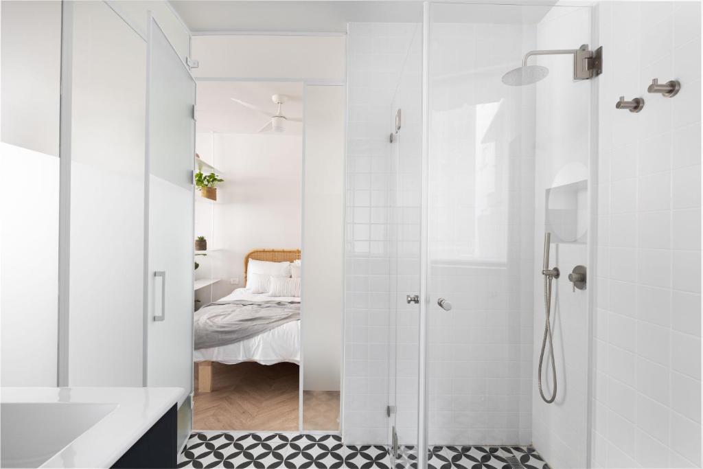 Modern & Chic Studio in the Heart of Tel-Aviv by Sea N' Rent photo