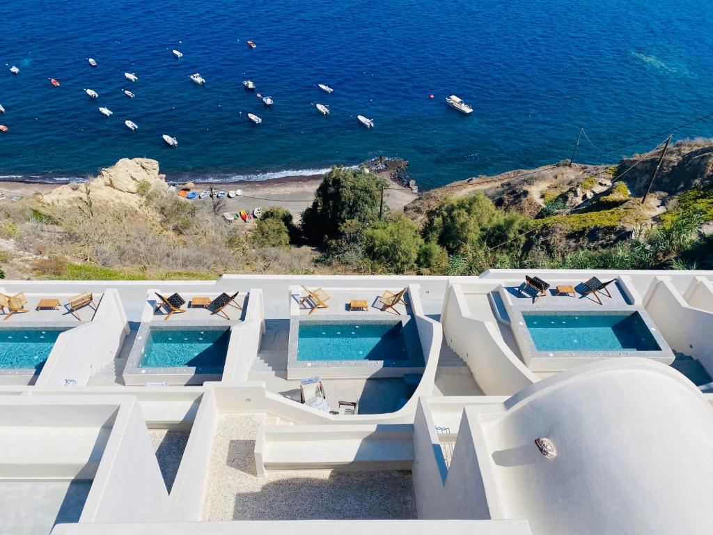 コッキノス ヴィラス (Kokkinos Villas) 外観