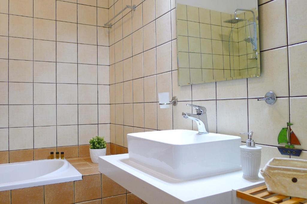 Maria & Manos Guest House, Agios Onoufrios beach photo