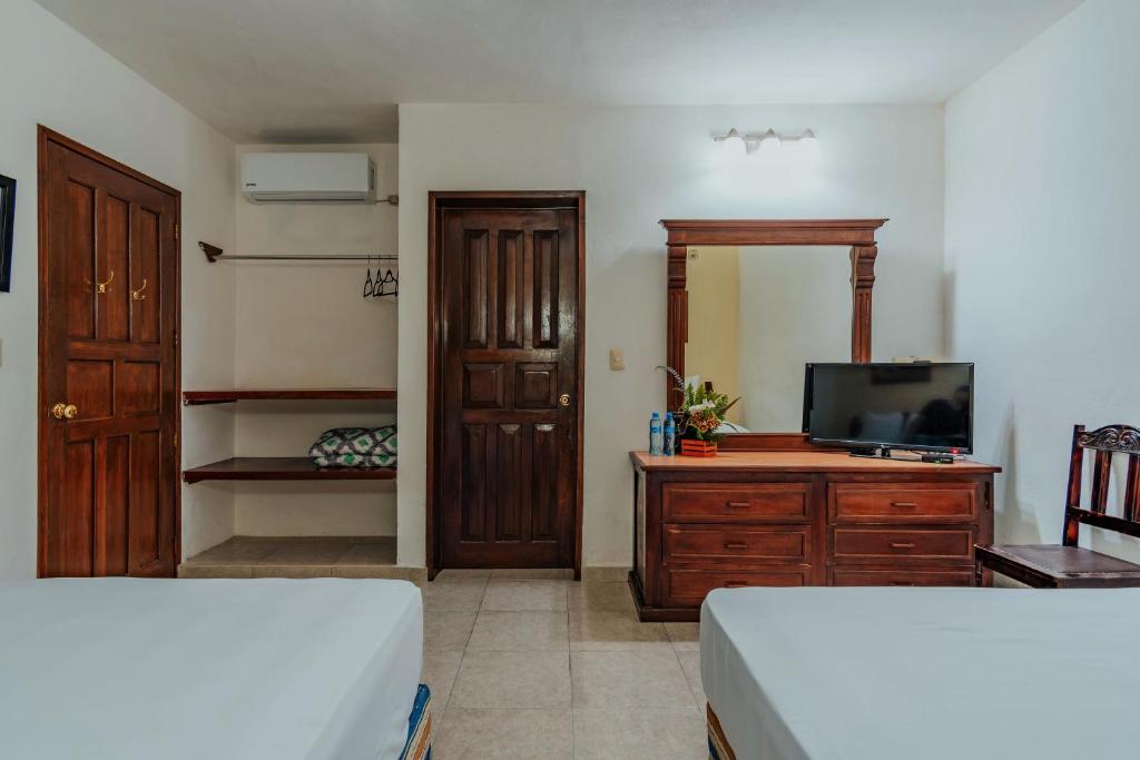 Hotel Santa Maria Merida photo
