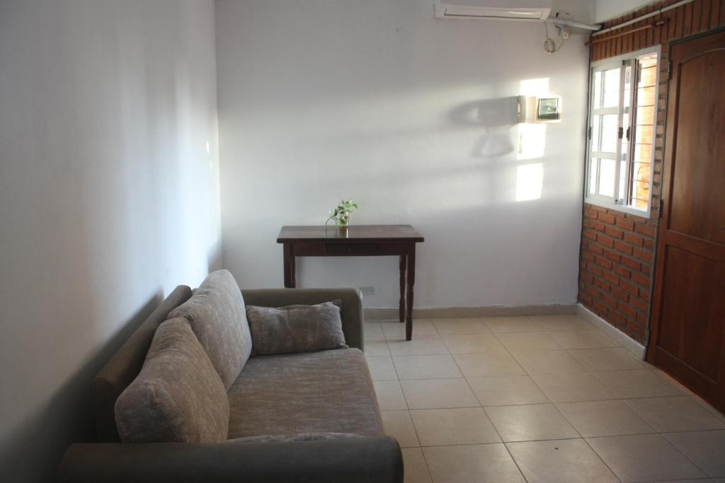 Departamento con buena ubicación - 5