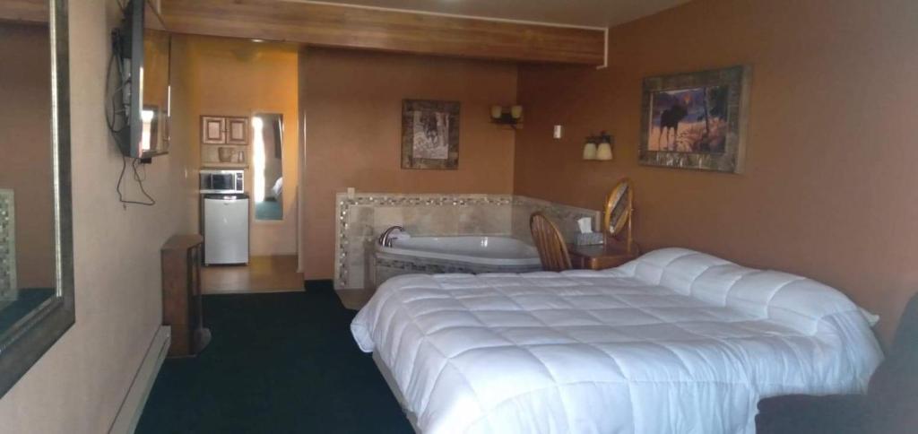 Going To The Sun Inn and Suites