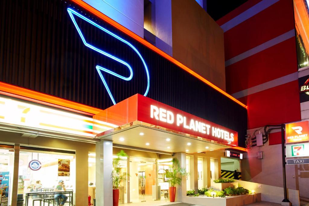 Entrance, Red Planet Quezon City Timog in Manila