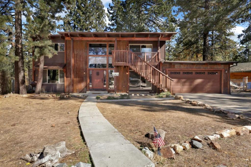 Eagle Point Lodge #2080 by Big Bear Vacations, Big Bear Lake