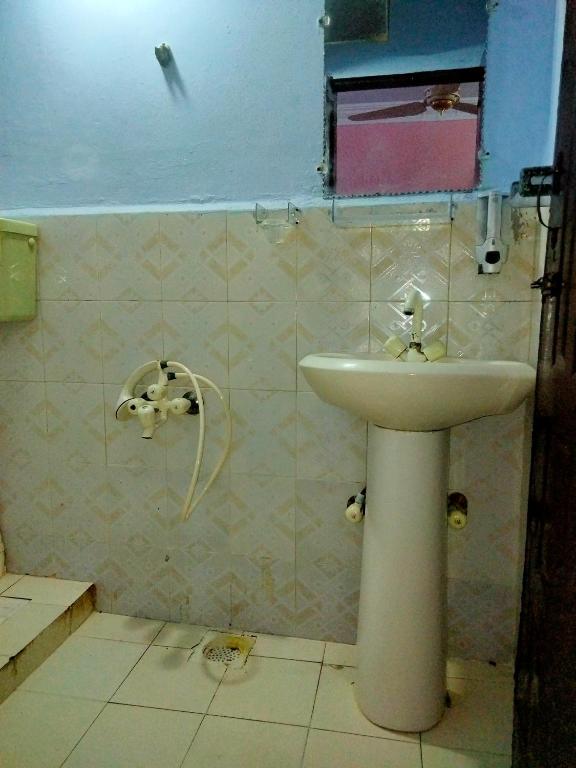 Entire Furnished Two bedrooms Apartment Ground Floor with kitchen photo