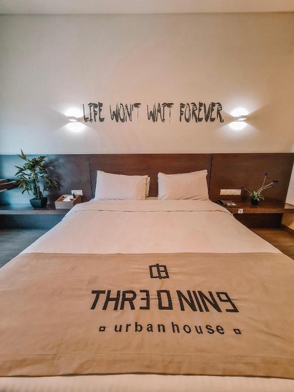 Three O Nine Hotel photo