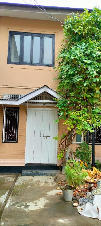 John's Home — Hotel in Imphal
