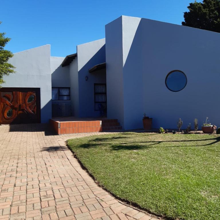 Genie's Nest JBay Flat 1 — Hotel in Jeffreys Bay