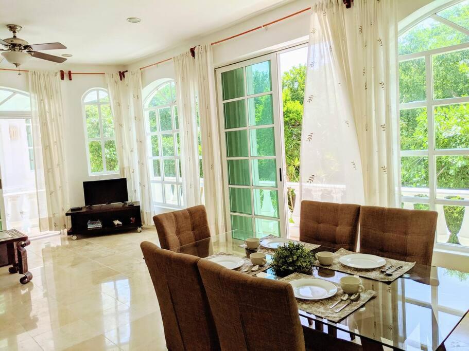 9br 6ba Large groups! Best location in town Walk to beach, 5th ave Cozumel ferry, shopping, nightlife! Roof plunge pool!! Castillo Playacar Fase 1 25max - 2