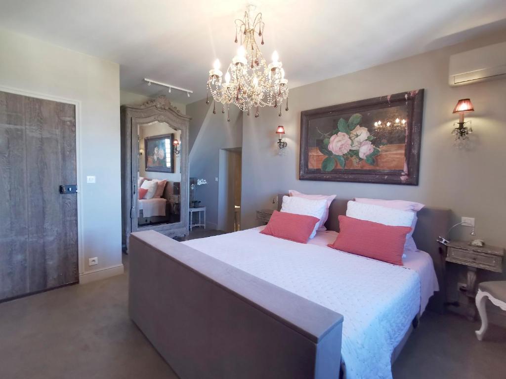 Le Petit Chateau photo
