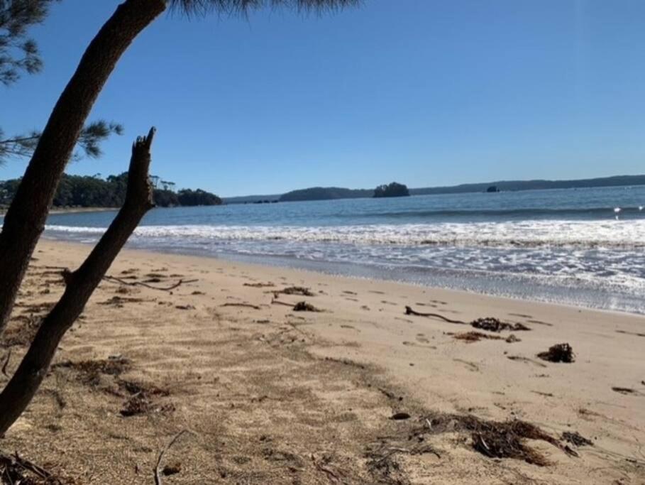 Sunny, 2-bedroom apartment with pool, 200m from Caseys beach photo