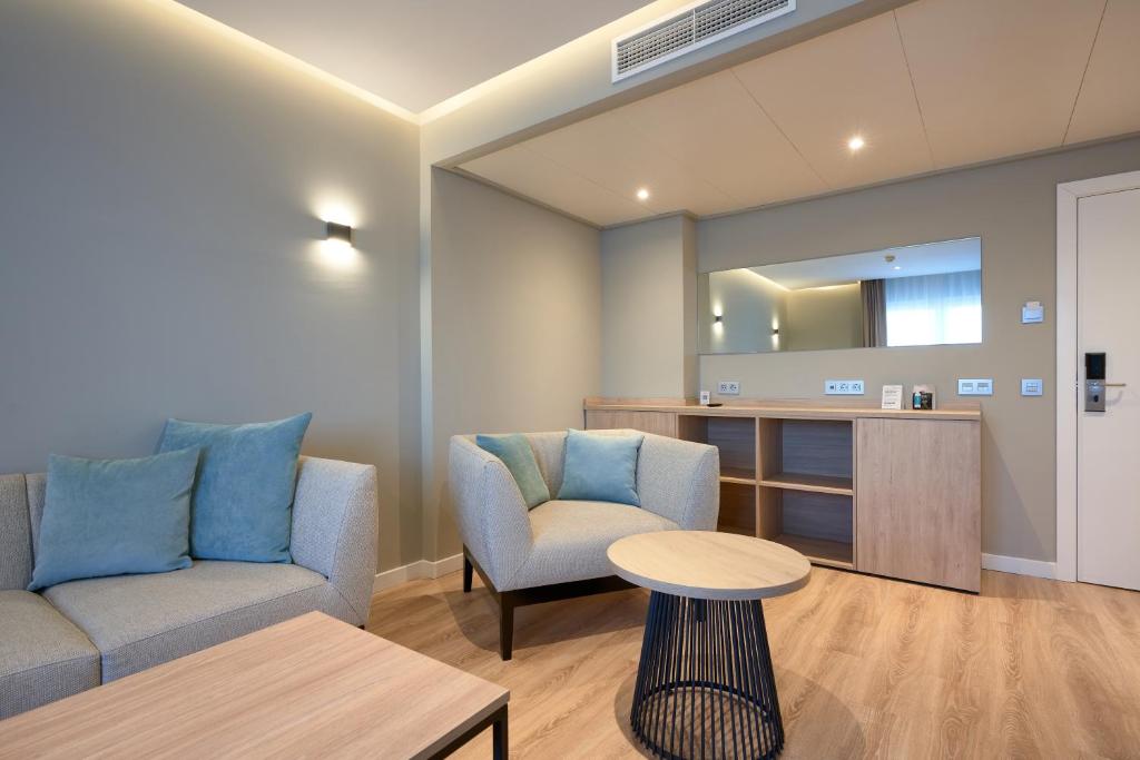 Monte Triana — Hotel rooms in Seville, Andalusia