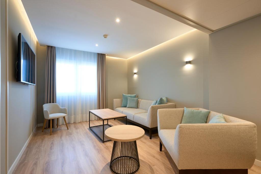 Monte Triana — Hotel rooms in Seville, Andalusia