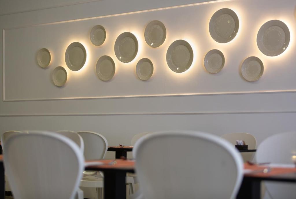 Monte Triana — Restaurant & bars in Seville, Andalusia