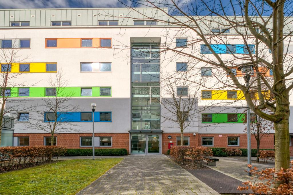 Bright studio next to the city centre! photo