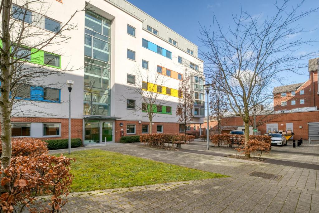 Bright studio next to the city centre! photo